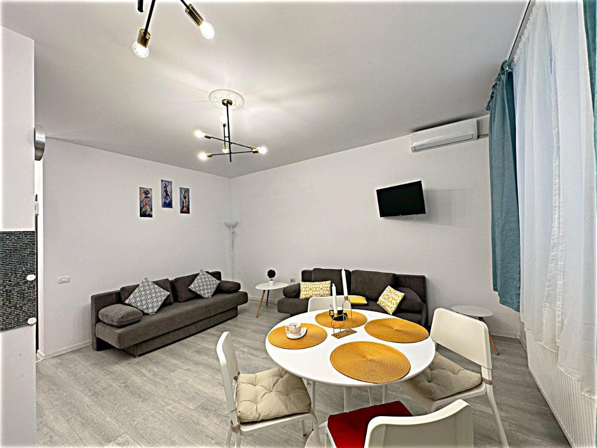 Hezo Sunshine Studio And Apartment Năvodari Eksteriør bilde